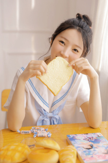 趁女朋友洗澡玩她闺蜜H